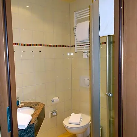 Hotel Berg-gasthof Honigbrunnen 3*