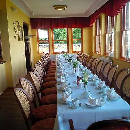 Berg-gasthof Honigbrunnen Hotel Loebau